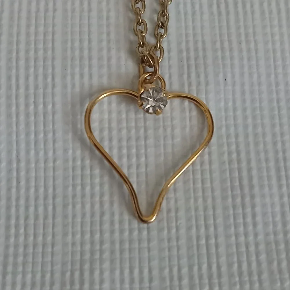Gold Toned Open Heart Shaped Pendant Lightweight Dainty Single Strand Necklace